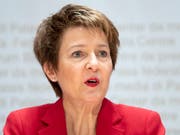 Die scheidende Justizministerin Simonetta Sommaruga will auf Bundesbetriebe auch als Uvek-Vorsteherin Druck in Bezug auf die Geschlechtergleichstellung ausüben. (Bild: KEYSTONE/PETER SCHNEIDER)