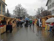 Kein Wetterglück: Die erstmalige Austragung der «RockXmas» fand grösstenteils bei nassem Wetter statt. (Bild: Ruben Schönenberger)