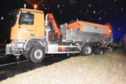 Der beschädigte Salzlastwagen.