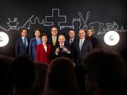 Rollenwechsel auf dem neuen Bundesratsfoto 2019: Für einmal lichtet Bundespräsident Ueli Maurer das Publikum ab. (Bild: Quelle: Bundeskanzlei)