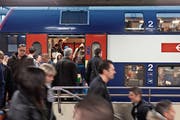 Fortschritt oder Ursache von Problemen? Der neue, seit Mitte Dezember gültige Fahrplan bekam nicht nur positive Rückmeldungen. (Bild: Keystone/Gaetan Bally)