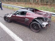 Der Sportwagen erlitt einen Totalschaden. Der Fahrer jedoch blieb unverletzt. (Bild: Quelle: Kantonspolizei Aargau)