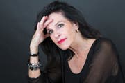 Hat schon zahlreiche Krimis verfasst und herausgegeben: Die in Stans geborene Silvia Götschi. (Bild: PD)