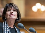 Umweltministerin Doris Leuthard plädiert im Nationalrat vergeblich dafür, bei der CO2-Reduktion einen Inlandanteil festzulegen. Durchgesetzt haben sich SVP und FDP. (Bild: KEYSTONE/ALESSANDRO DELLA VALLE)
