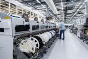 Blick auf eine der Produktionslinien von Siemens in Zug. (Bild: PD)