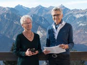 Vreni Aschwanden (links) und Marie-Ann Arnold haben gut zugehört und viele Menschen mit ihren Geschichten auf den Eggbergen porträtiert. (Bild: PD)