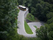 Die Revisionsstelle KPMG hat bei der Überprüfung der Rechnungen und Subventionen von PostAuto Schweiz gepfuscht. Dies hat eine ad hoc-Überprüfung der eidgenössischen Aufsichtsbehörde ergeben. (Bild: KEYSTONE/TI-PRESS/PABLO GIANINAZZI)