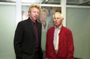 Da war die Beziehung zwischen Boris Becker und Hans-Dieter Cleven noch in Ordnung. Die beiden zusammen an einer Medienkonferenz im Jahre 2004. (Archivbild: Daniel Frischherz/Zuger Presse)