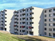 Die Immobilienpreise sind leicht gesunken: eine Wohnsiedlung in Zürich (Archivbild). (Bild: KEYSTONE/WALTER BIERI)