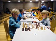 Die Schüler überlegen schon ihren nächsten Zug. (Bild: PD)