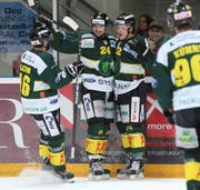 Léonardo Fuhrer (Mitte, mit Fadri Lemm und Toms Andersons) bejubelte schon vor drei Jahren Tore für den HC Thurgau. (Bild: Mario Gaccioli, 20. Oktober 2015)