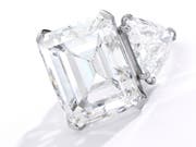 Mit einem Diamant-Ring in einem Glas Champagner machte US-Entertainer Frank Sinatra seiner damaligen Freundin Barbara einst einen Heiratsantrag. (Bild: KEYSTONE/AP Sothebyâ€TMs)