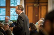 Stand im Mittelpunkt der Grossratsdebatte über den Fall Hefenhofen: Regierungsrat Walter Schönholzer. (Bild: Reto Martin)