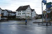 Direkt vor der "Blume" soll der Kreisel entstehen. Die Verhandlungen dauern schon zwei Jahre. Bild: ASZ