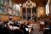Parlamentarier debattieren während der Wintersession des Ständerates in Bern. (Bild: KEYSTONE/Anthony Anex (29. November 2018))