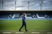 Auf dem langen Weg zurück: Claudio Lustenberger in der Swisspor-Arena. (Bild: Pius Amrein (Luzern, 6. Dezember 2018))