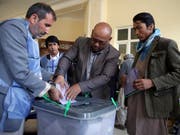 Die abgegeben Stimmen in Kabul wurden als ungültig erklärt (Bild: KEYSTONE/AP/MASSOUD HOSSAINI)