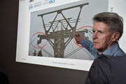 Ignaz Hidber erklärt die Notwendigkeit der kommenden Ausbauphase. (Bild: Andreas Hörner)