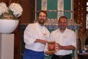 Sieger der «Mini Beiz, dini Beiz»-Woche: Küchenchef Marc Wöhrle und «Seeburg»-Wirt Matias Bolliger. (Bild: PD)