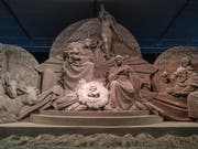 700 Tonnen Sand haben sich auf dem Petersplatz in Rom in eine Weihnachtskrippe verwandelt. (Bild: Keystone/EPA/ALESSANDRO DI MEO)
