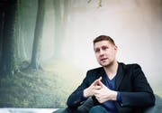 Paar- und Sexualberater David Siegenthaler beim Interview in seinem Beratungszimmer in Zug. (Bild: Stefan Kaiser (3. Dezember 2018))