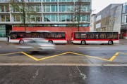 Ein Buszug der VBSG bei der Probefahrt am Donnerstag in St.Gallen. (Bild: Benjamin Manser/6. Dezember 2018)