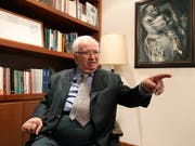 Der ehemalige Präsident Kolumbiens, Belisario Betancur, ist am Freitag in hohem Alter in einem Spital verstorben. (Bild: KEYSTONE/EPA EFE/MAURICIO DUENAS)
