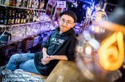 Vorstandsmitglied David Nägeli, im Kaff-Lokal an der Grabenstrasse, wo die Tage möglicherweise gezählt sind. (Bild: Andrea Stalder)