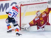 Hier scheitert ZSC-Stürmer Frederik Pettersson am Langnauer Goalie Damiano Ciaccio (Bild: KEYSTONE/MARCEL BIERI)