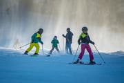 In einem obligatorischen Schneesportlager sollen Herisauer Oberstufenschüler künftig Skifahren, Snowboarden, Langlaufen oder Schlitteln. (Bild: Benjamin Manser)