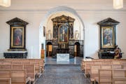 In der Peterskapelle trifft neu auf alt. So sind Altar, Boden und Kirchbänke komplett neu gefertigt worden. (Bilder: Philipp Schmidli, Luzern, 7. Dezember 2018)