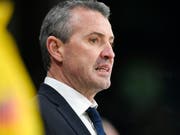 ZSC-Trainer Serge Aubin konnte der Auftritt seiner Mannschaft nicht gefallen (Bild: KEYSTONE/WALTER BIERI)