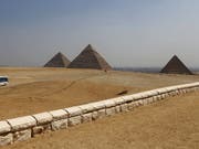 Aufregung in den Sozialen Medien: Ein Paar aus Dänemark soll sich an den berühmten Pyramiden von Ägypten nackt fotografiert haben. (Bild: KEYSTONE/AP/LEFTERIS PITARAKIS)
