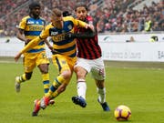 Ricardo Rodriguez (rechts, hier im Match gegen Parma) ist in Milans Verteidigung eine feste Grösse (Bild: KEYSTONE/AP/ANTONIO CALANNI)