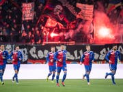 Die Basler Spieler feiern den Führungstreffer von Albian Ajeti (Bild: KEYSTONE/PETER SCHNEIDER)