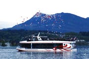 Auf dem See werden Ballone zum Himmel geschickt. (Bild: Steffi Nopper / Luzernerzeitung.ch)
