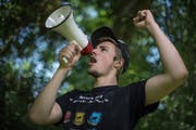 Weiss, wie man die Massen mobilisiert: Samuel Zbinden. (Bild: Pius Amrein, Sursee, 19. Juni 2017)