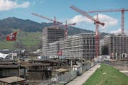 Im vordersten Gebäude der Mattenhof-Überbauung soll das Gesundheitszentrum realisiert werden. (Bild: Dominik Wunderli (Kriens, 10. April 2018))