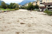 Nach starken Regenfällen kann die Engelberger Aa - hier zwischen Buochs und Ennetbürgen - zu einem reissenden Fluss werden. (Bild: Matthias Piazza/Neue OZ)