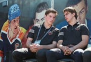 Begehrte Talente: der Kanadier Nolan Patrick (links) und Nico Hischier. (Bild: Bill Wippert/Getty (New York, 2. Juni 2017))