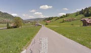 Die Chlosterbüehlstrasse: Hier ereignete sich der tragische Unfall. Links die Hauptstrasse zwischen Hasle-Schüpfheim. (Bild Google Street View)