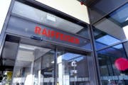 DIe Raiffeisenbank Region Ägerital-Sattel (im Bild Unterägeri) steigerte den Jahresgewinn 2017. (Bild: Werner Schelbert (Zuger Zeitung))