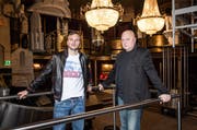 Milos Kant (rechts) und Princesse-Betreiber Massimo Minacapilli im Opera Club in Luzern im Jahr 2012. (Bild: Remo Naegeli / Neue LZ)