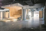 Der «Kosmos» im Bau: Das entstehende Forum wird für verschiedenste Anlässe genutzt, von Podien, Lesungen bis Konzerten. (Bilder: Michel Canonica)