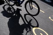 Bei Verkehrskontrollen wurden bei den Velofahrern 70 Übertretungen gebüsst. (Symbolbild LZ)