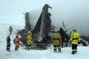 Die Brandruine des alten Hotels 2004. (Bild: Archiv/Neue LZ)
