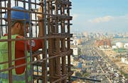 Ein syrischer Flüchtling auf der Baustelle in Beirut. (Bild: PD)