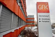 Das Hauptgebäude des Marktforschungsinstituts GfK Switzerland in Hergiswil. (Bild Eveline Beerkircher)