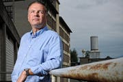Investiert Von-Roll nochmals? Von-Roll-Chef Jürg Brand schliesst eine weitere Investition nicht aus. (Bild: Remo Naegeli / Neue LZ)