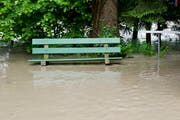 In Reiden wird uinter anderem diskutiert, was ein Hochwasser eigentlich ist und wie auf die Gefahr bisher reagiert wurde. Symbolbild. (Bild: Keystone)